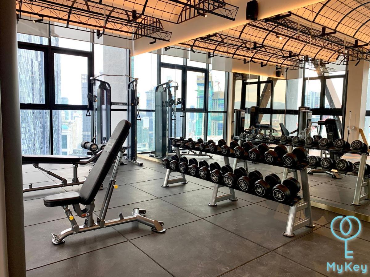 Scarletz Suites Klcc By Mykey Global Kuala Lumpur Bagian luar foto The gym at the 10th floor